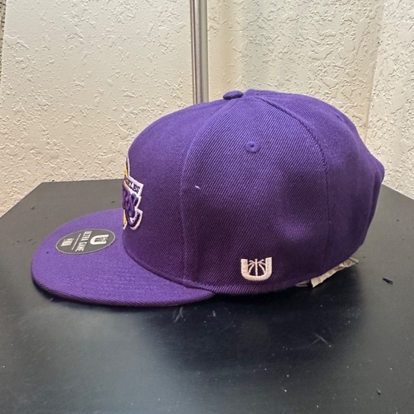 New With Tags Unisex Ultra Game Los Angeles Lakers Snapback Hat - Picture 2 of 8